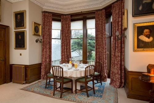 Crookston House B&B Hotel in England
