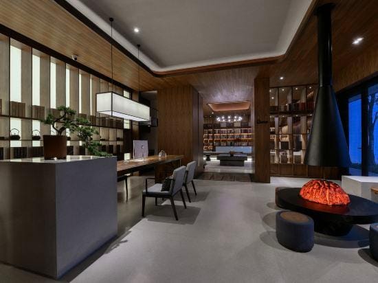 Wuta Xinshe Tangquan Homestay (Hangzhou Stork Branch) Hotel in Hangzhou