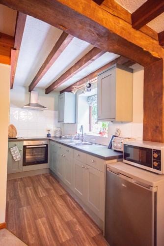 Lower House B&B and Cottages, Adforton Hotel in Wales