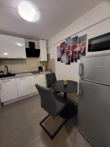 Apartmani i sobe Mara Hotel in Lika-Senj County