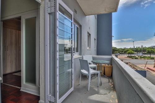 Eaton Square 2 by CTHA Hotel in Cape Town