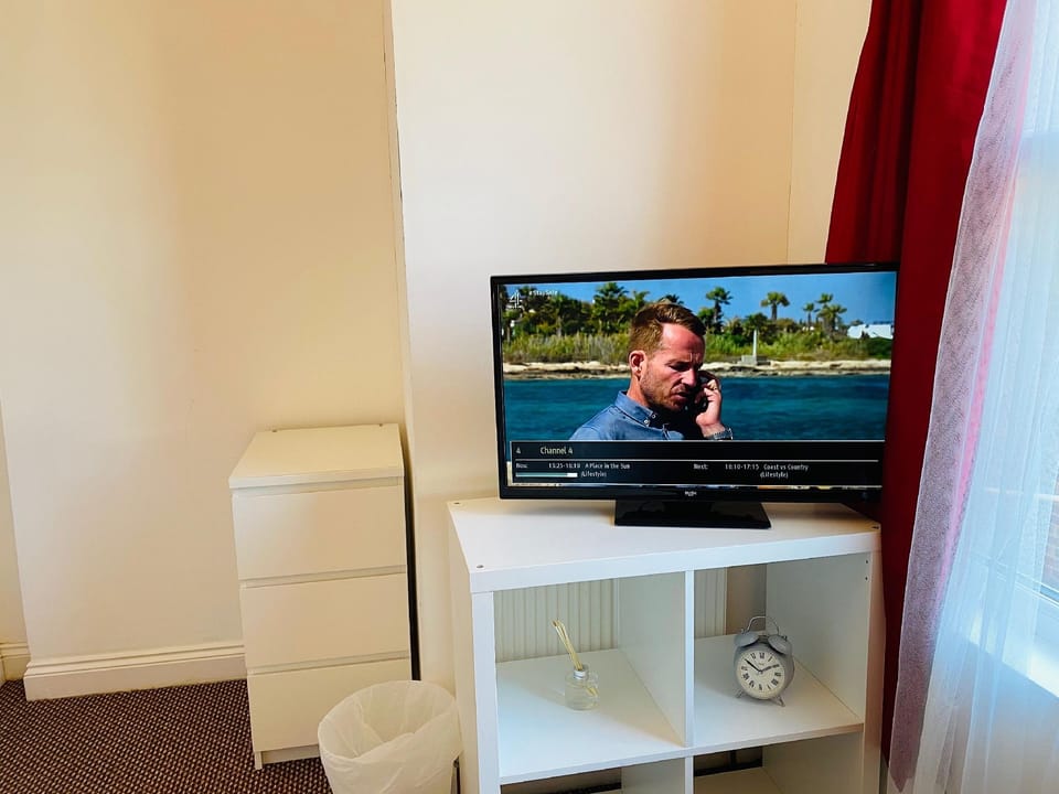Shirley House Self Catering Guest House, 5 Min Drive to Cruise Ship Terminals and City Centre Hotel in Southampton