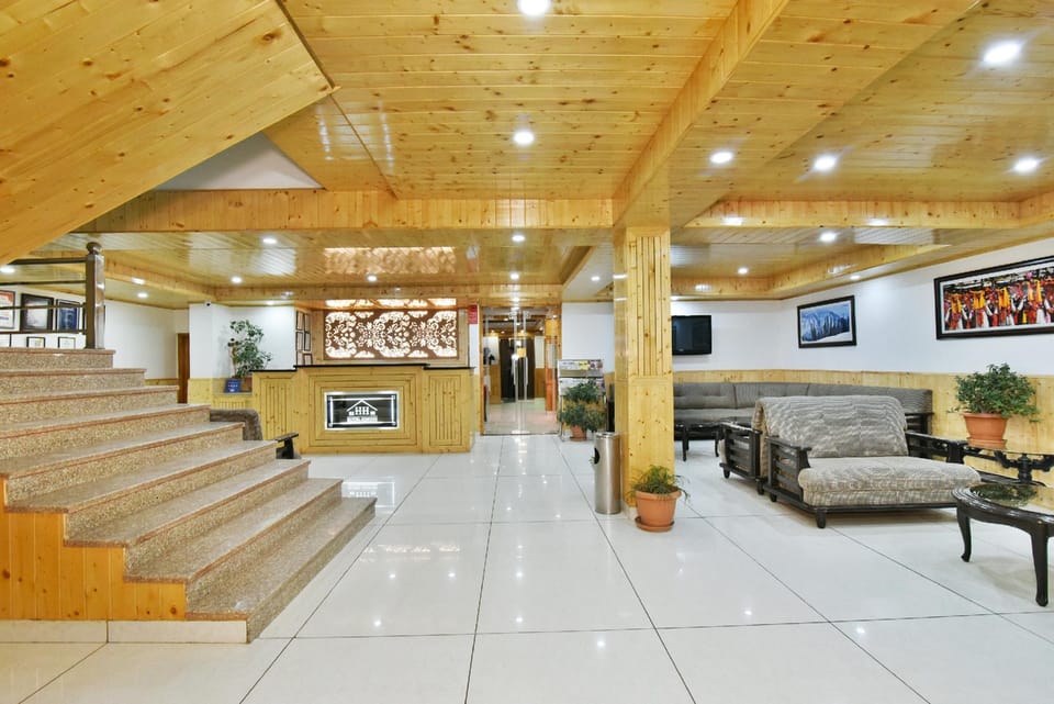 HOTEL HIMGIRI Hotel in Manali