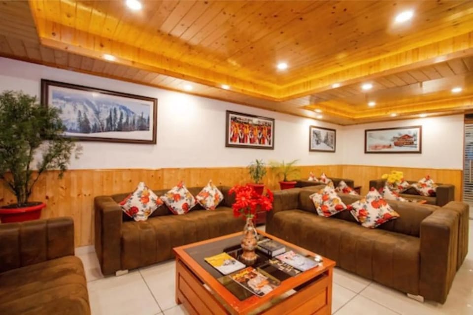 HOTEL HIMGIRI Hotel in Manali
