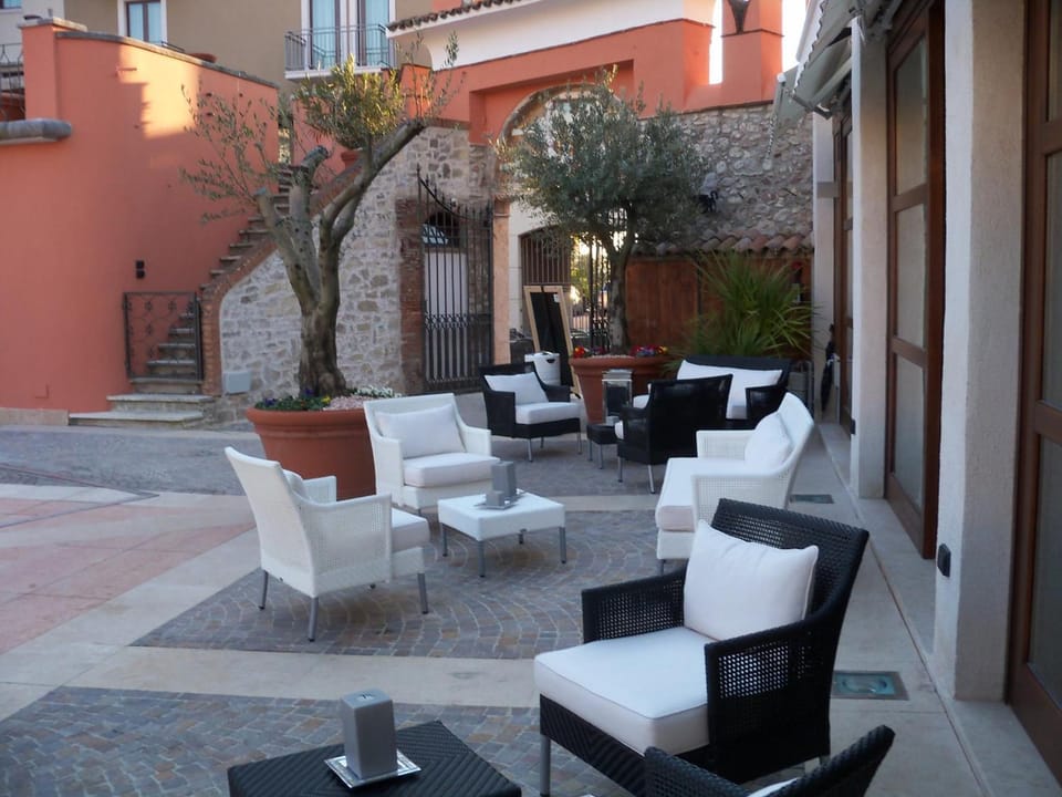 Corte San Luca Apartments Hotel in Bardolino