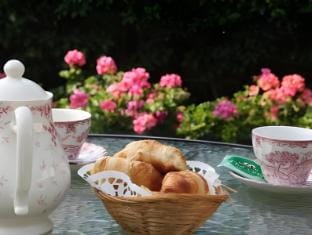 La Villa Les Mots Passants Hotel in Cabourg