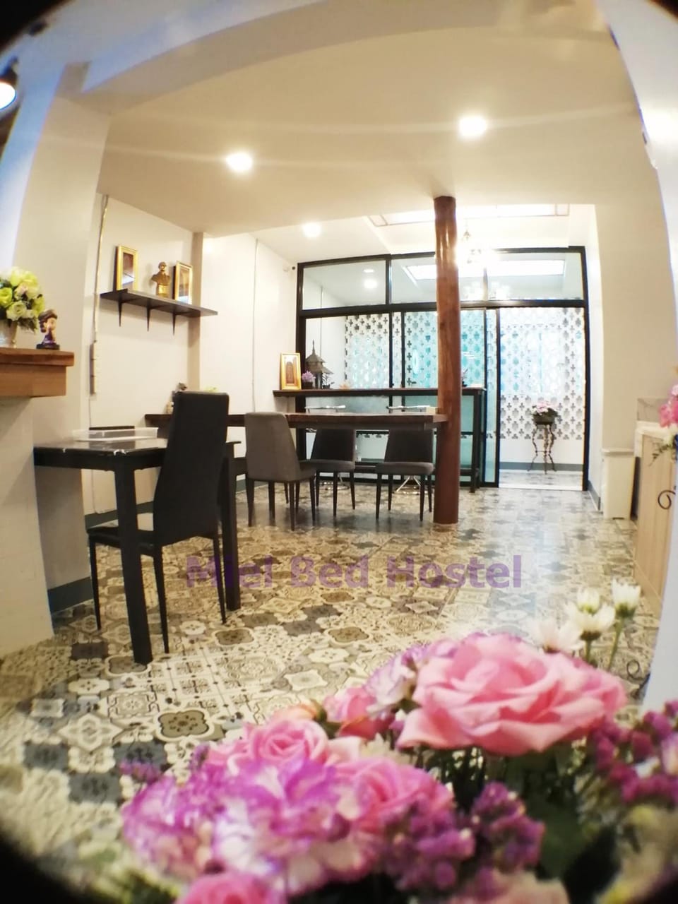 MIEL BED Hostel & Gallery Hostel in Chiang Mai