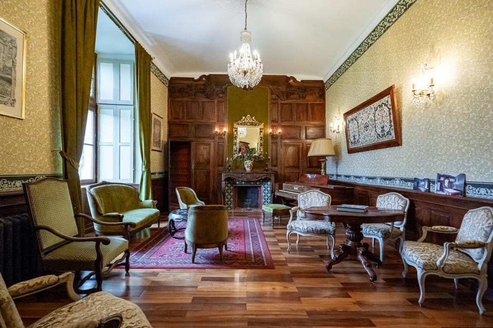 Chateau De Picomtal Hotel in Provence-Alpes-Côte d'Azur