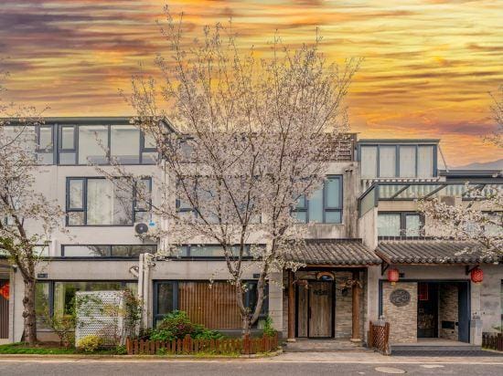 BLUESTONE BRIDGE Hotel in Shanghai