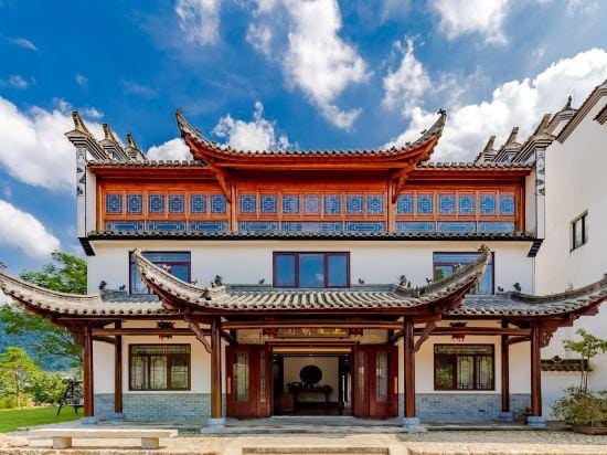 Taohuatan five star homestay Hotel in Zhejiang