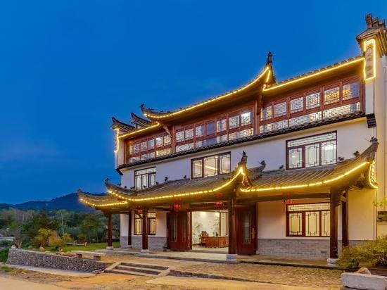 Taohuatan five star homestay Hotel in Zhejiang