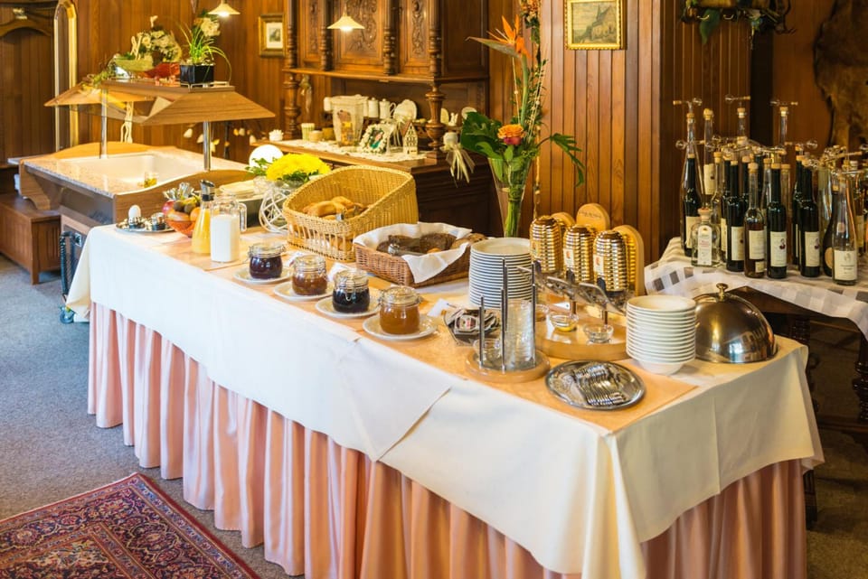 Moselromantik-Hotel zum Lowen Hotel in Ediger-Eller
