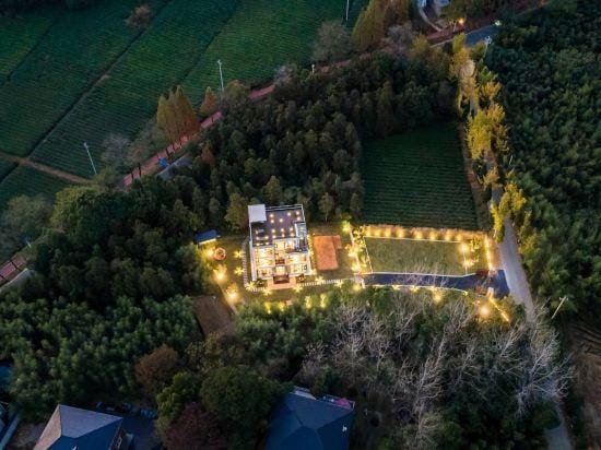 the Mountain the Sunrise Yang Boutique Home Stay Facility Hotel in Zhejiang