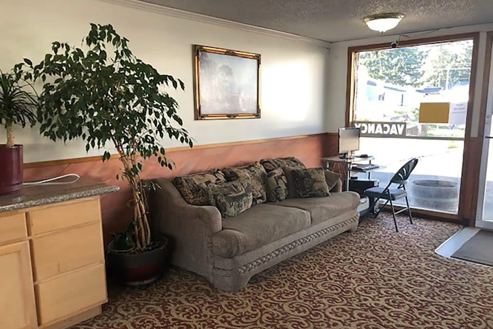 Travelodge by Wyndham Florence Hotel in Oregon