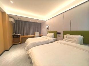 Hanhai Business Hotel (Wuhu Ancient City Scenic Area) Hotel in Nanjing