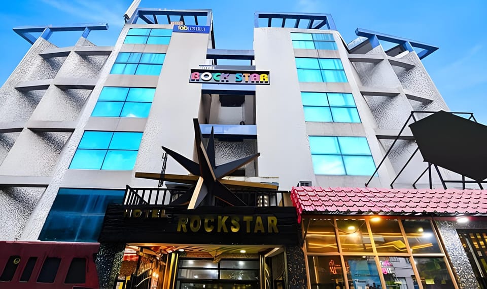 Collection O Circus Avenue Road Formerly Hotel Rockstar Hotel in Kolkata