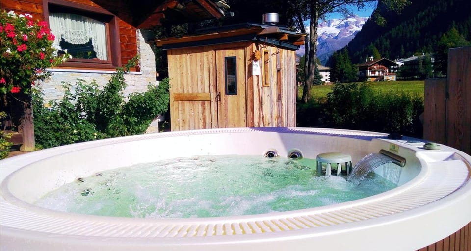 Residence Ruetoreif Hotel in Gressoney-Saint-Jean
