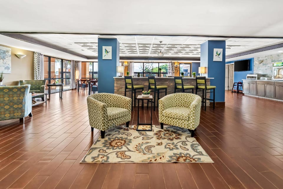 Quality Inn & Suites near Robins Air Force Base Hotel in Warner Robins