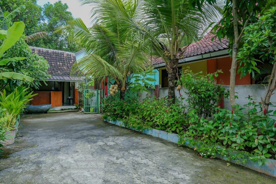 OYO Life 90301 Hidden Village Uluwatu Hotel in Kuta Selatan