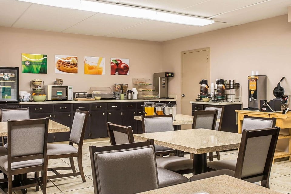 Quality Inn Hartsville Hotel in South Carolina