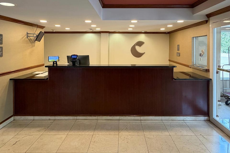 Comfort Inn & Suites Charleston Airport Convention Center Hotel in North Charleston
