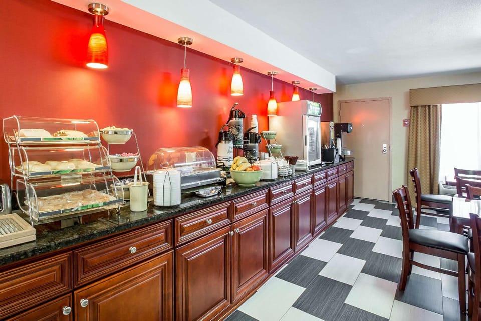 Quality Inn Hotel in Acworth