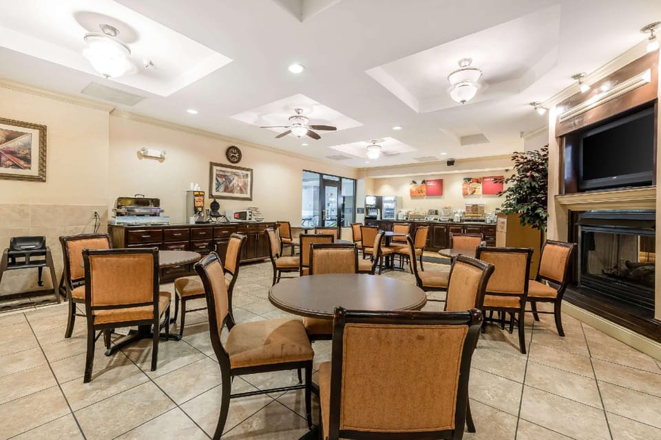 Comfort Suites near MCAS Beaufort Hotel in Beaufort