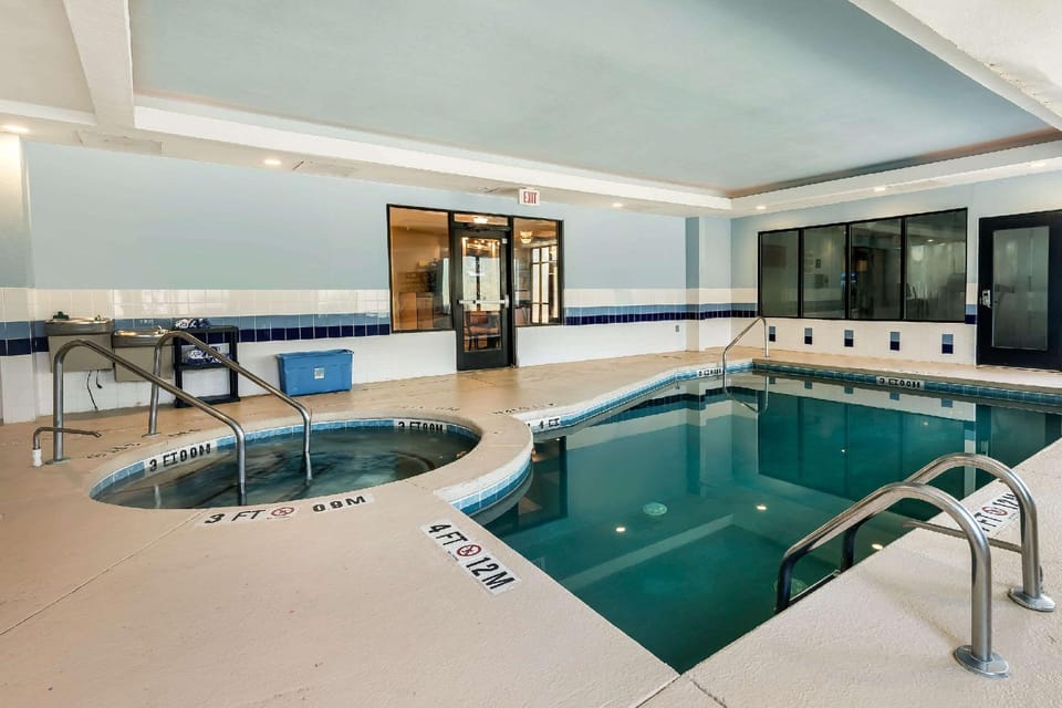 Comfort Suites near MCAS Beaufort Hotel in Beaufort