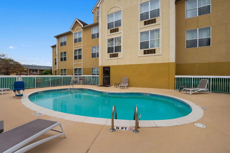 Comfort Inn & Suites Santee I-95 Hotel in Santee