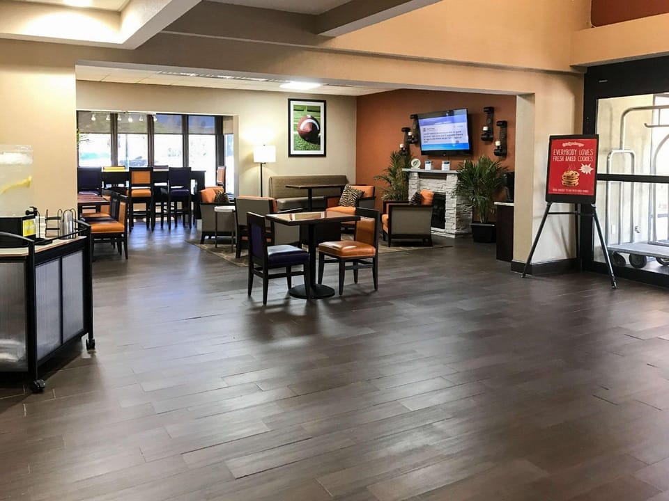 Comfort Inn & Suites Clemson - University Area Hotel in Clemson