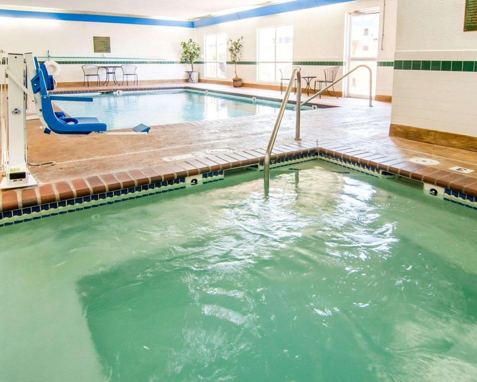 Comfort Inn Medford North Hotel in Medford