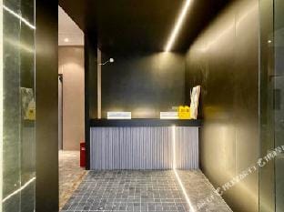 Yahao Business Hotel (Nanjing Olympic Sports Center Daoxiang Music Space Store) Hotel in Nanjing