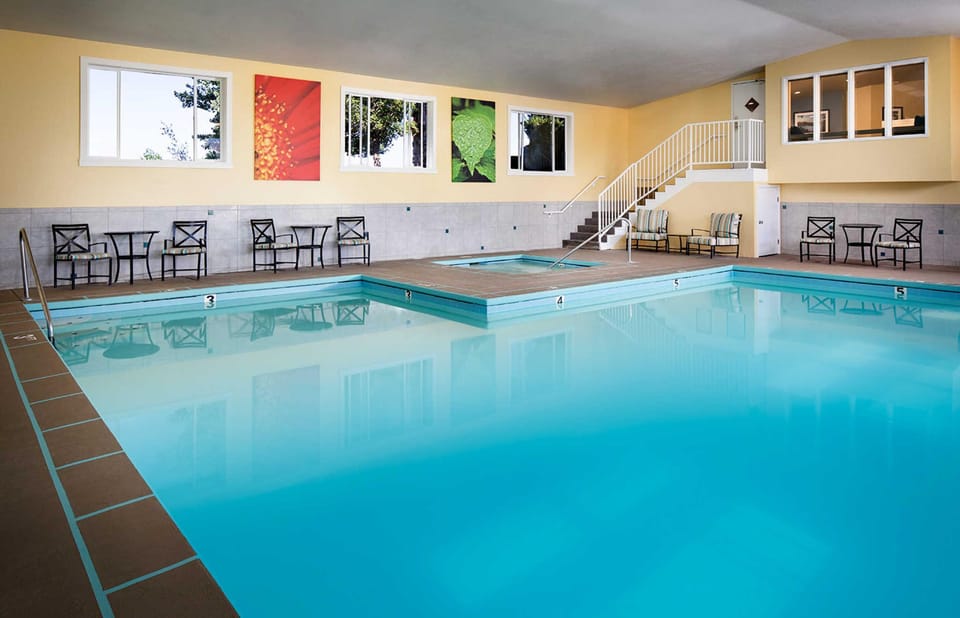 Comfort Inn & Suites Ashland Hotel in Oregon