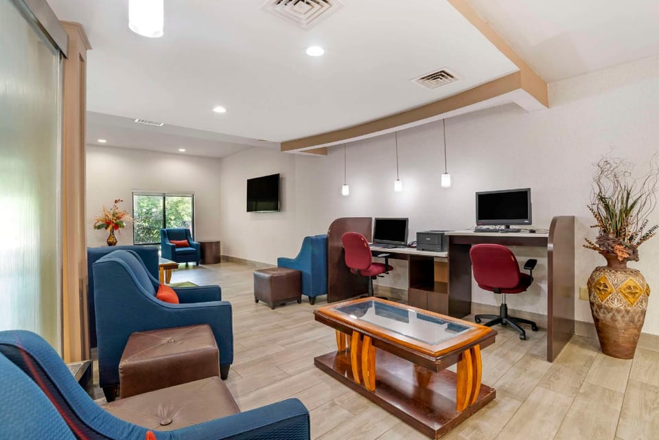 Comfort Suites At WestGate Mall Hotel in Spartanburg