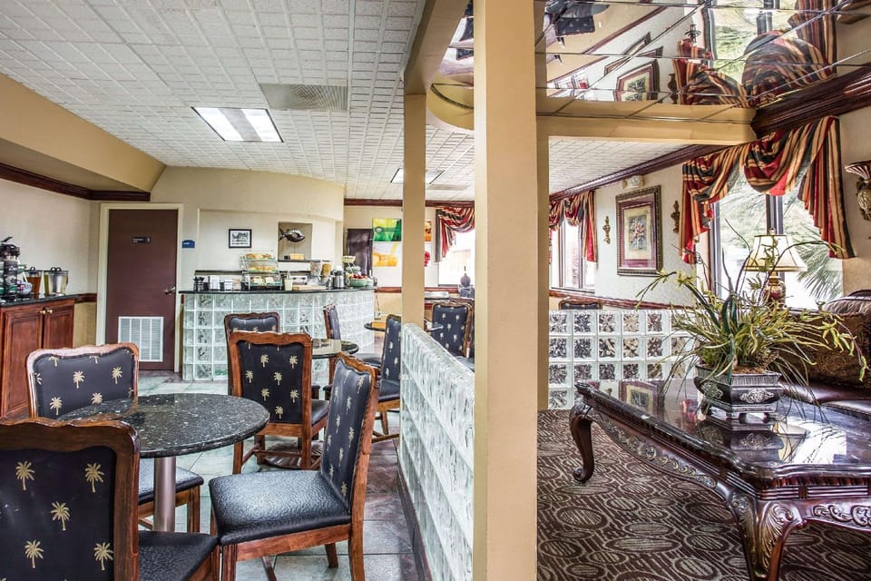Quality Inn & Suites Ft. Jackson Maingate Hotel in Columbia