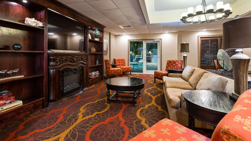 Best Western Plus Ambassador Suites Venice Hotel in Venice