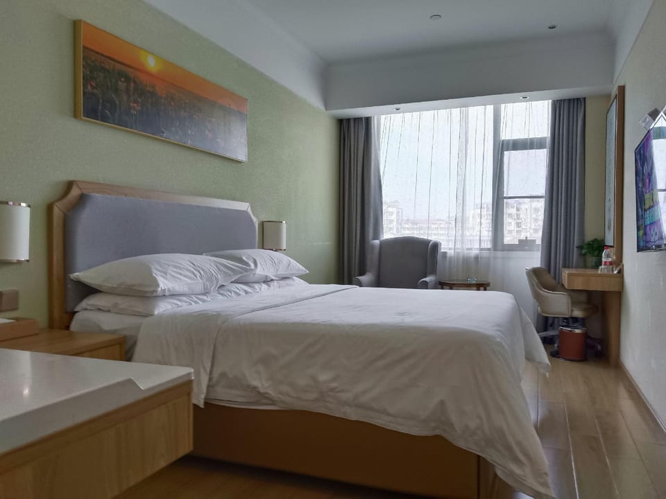 Vienna 3 Best Hotel (Jing County Hehuatang) Hotel in Zhejiang