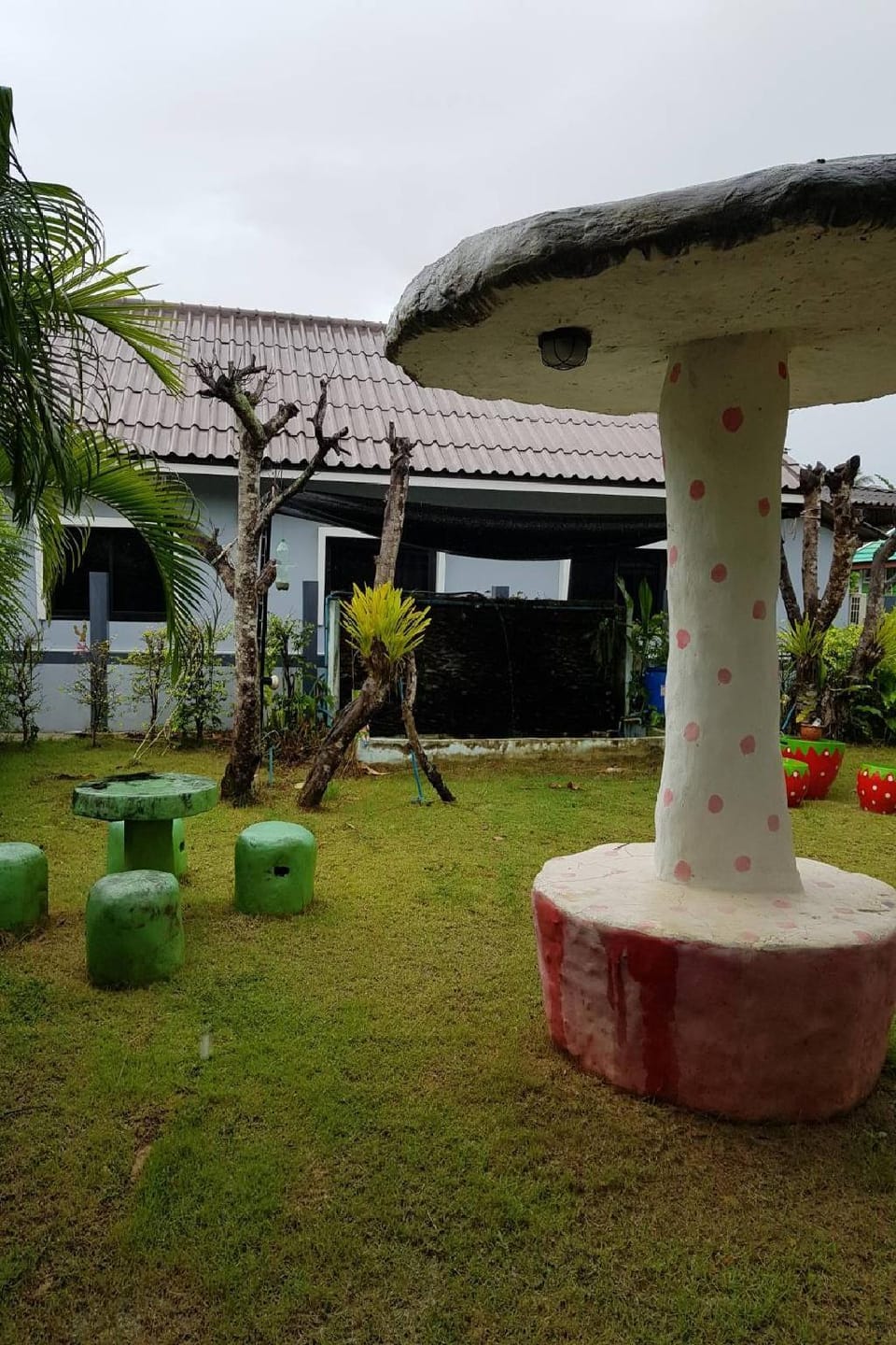OYO 75352 Hotel Family House And Resort Phetchaburi Hotel in Thailand