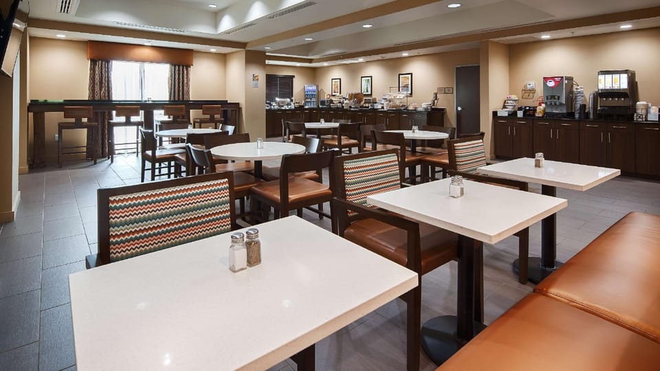 Best Western Plus Elmendorf Hotel / San Antonio Hotel Hotel in Rio Grande