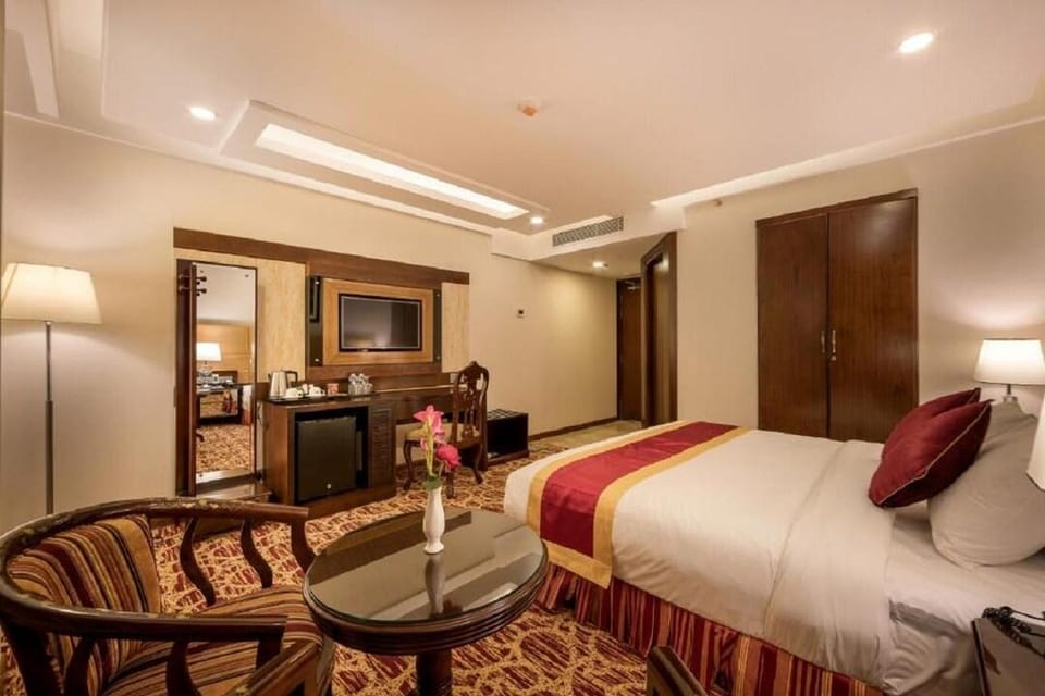 hotel grand palace Hotel in India