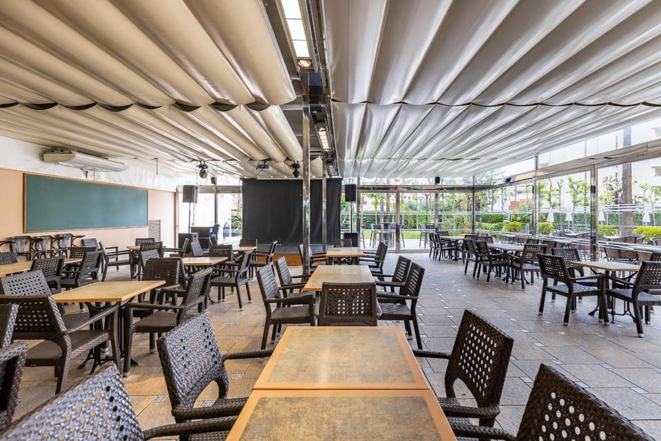 Rentalmar Pineda Suites Apartment hotel in La Pineda