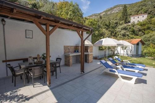 Apartments Gvozdenovic Hotel in Kotor Municipality
