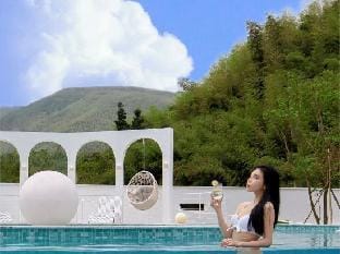 Moganshan Grassland Homestay · Suxi Private Soup Hot Spring Garden Villa Hotel in Zhejiang
