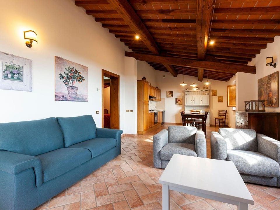 Tender Villa in Lisciano Niccone with Swimming Pool Hotel in Umbria