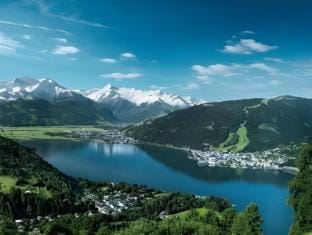 Spacious Villa in Zell am See near Ski Area Resort in Zell am See