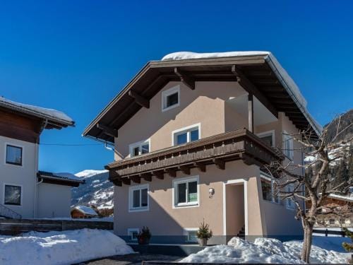 Cottage in Muhlbach near Kitzbuhel Ski Area Hotel in Salzburgerland