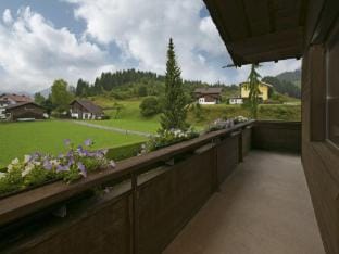 Apartment in Hinterbichl near Ski Bus Hotel in Tyrol