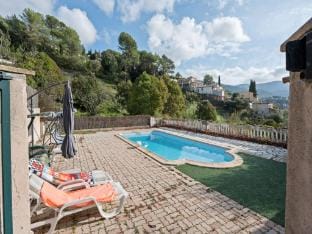 Charming Flat with Pool Hotel in 06340 La Trinité, France