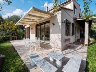 Charming Flat with Pool Hotel in 06340 La Trinité, France