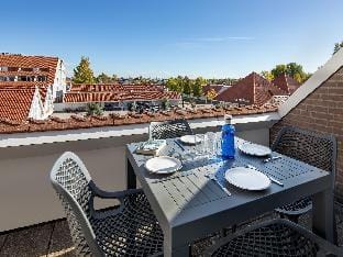 Luxe Glamping Getaway Hotel in Bruinisse